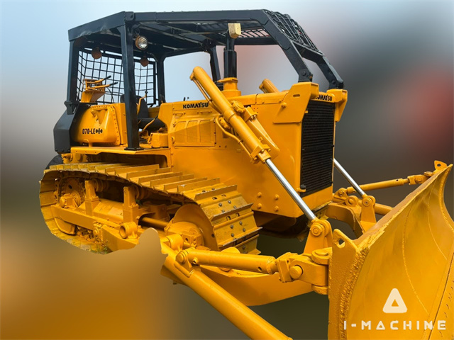 KOMATSU D70LE