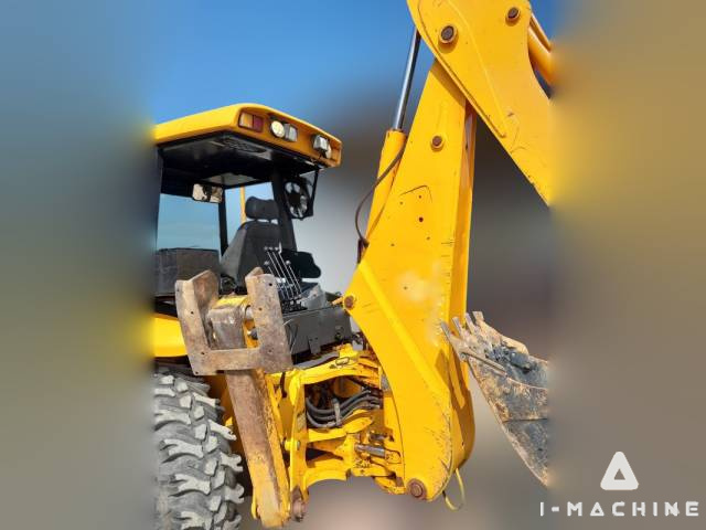JCB 214E