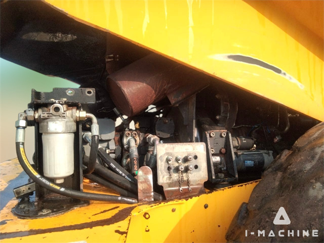 JCB 116D