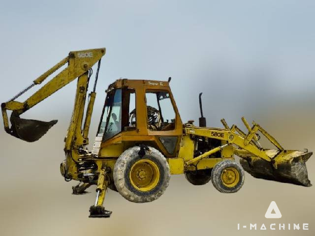 CASE 580 SUPER E