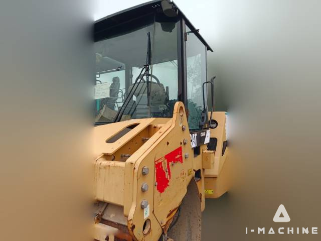 CATERPILLAR CB564D