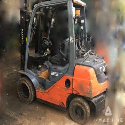 Forklifts CASE 32-8FG25 Gas Forklift MALAYSIA, JOHOR